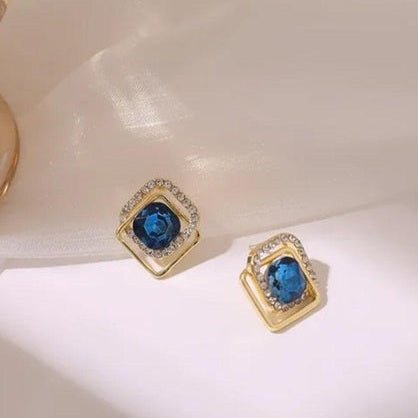 Trendy & Stylish Earrings: Elevate Your Look with Modern Designs