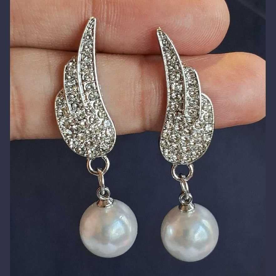 Trendy & Stylish Earrings: Elevate Your Look with Modern Designs