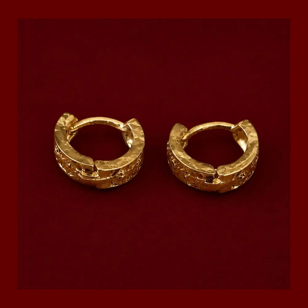 Luxury Gold Finish Textured Hoop Earrings for Men & Women | Stylish Mini Huggie Earrings