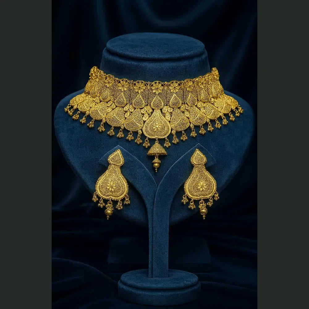Bridal Gold Choker Necklace – Traditional Temple Jewelry Design 2025