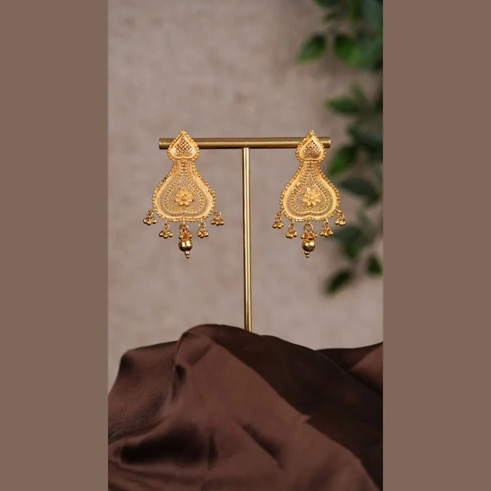 Bridal Gold Choker Necklace – Traditional Temple Jewelry Design 2025