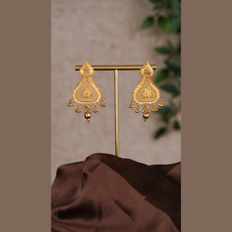 Bridal Gold Choker Necklace – Traditional Temple Jewelry Design 2025