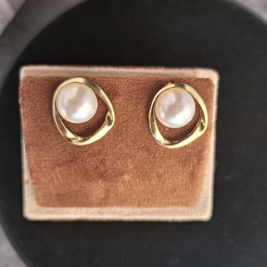 Anti-Tarnish Unique Design Pearl Earrings – Timeless Beauty