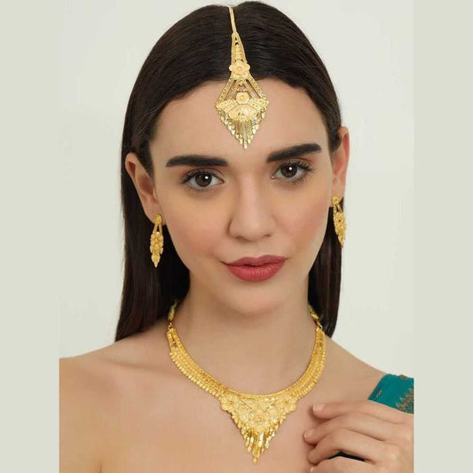 Radiant 22K Gold-Plated Necklace with Maang Tikka Set