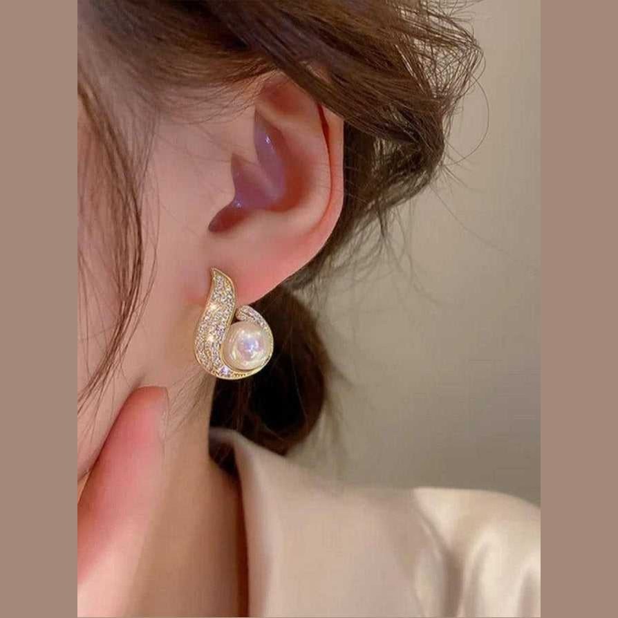 Trendy & Stylish Earrings: Elevate Your Look with Modern Designs