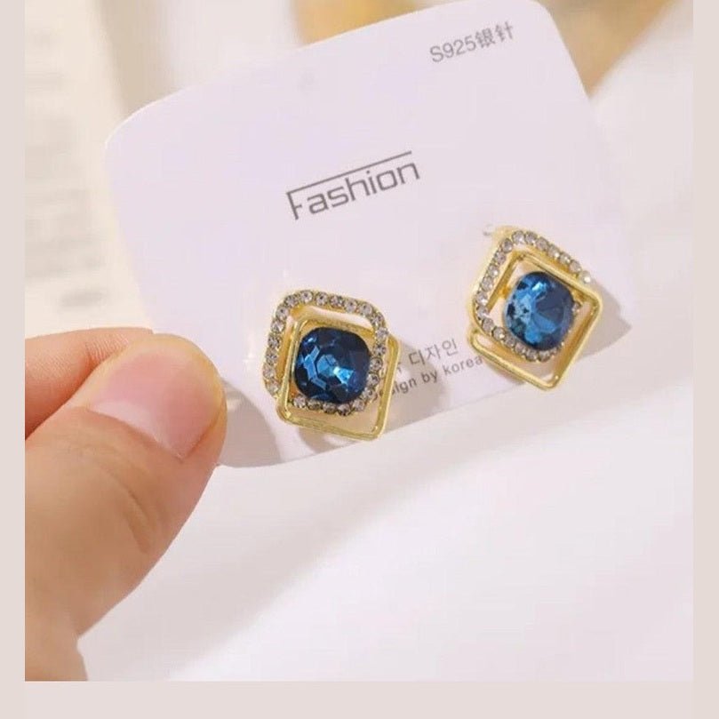 Trendy & Stylish Earrings: Elevate Your Look with Modern Designs