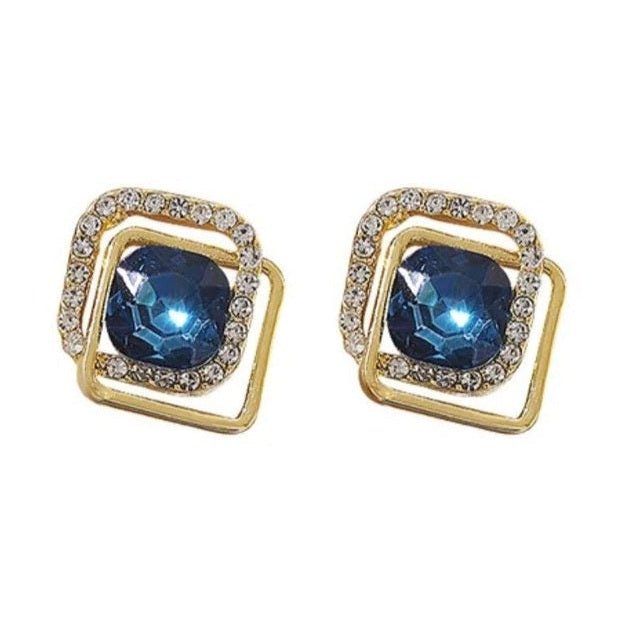 Trendy & Stylish Earrings: Elevate Your Look with Modern Designs