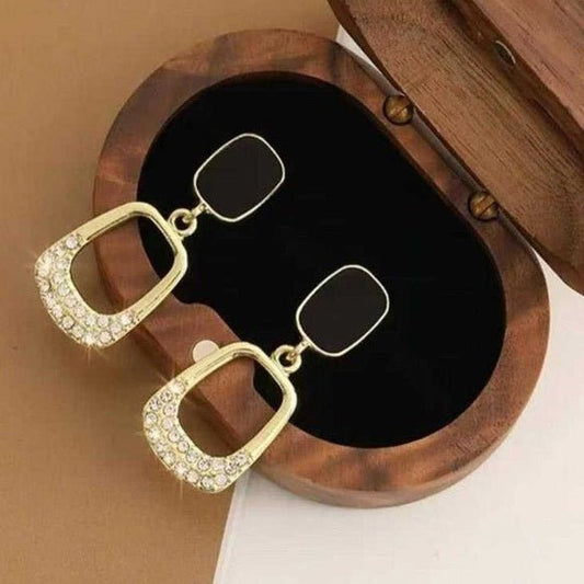 Trendy & Stylish Earrings: Elevate Your Look with Modern Designs