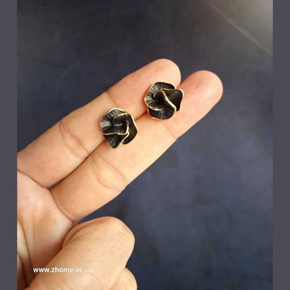 Trendy & Stylish Earrings: Elevate Your Look with Modern Designs