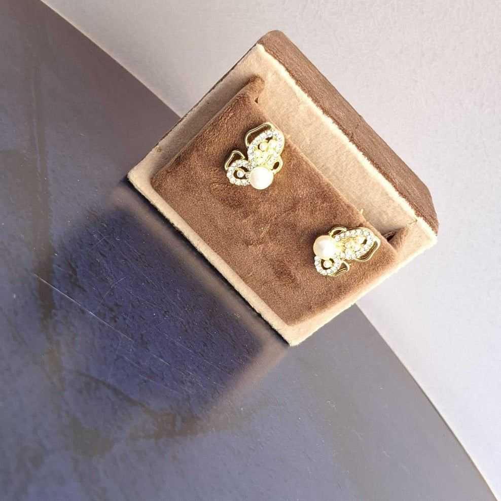 Trendy & Stylish Earrings: Elevate Your Look with Modern Designs