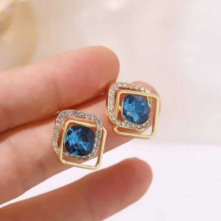 Trendy & Stylish Earrings: Elevate Your Look with Modern Designs