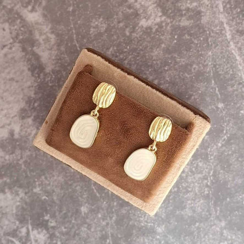 Trendy & Stylish Earrings: Elevate Your Look with Modern Designs