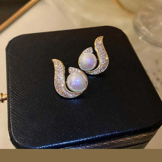 Trendy & Stylish Earrings: Elevate Your Look with Modern Designs