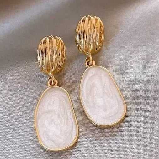 Trendy & Stylish Earrings: Elevate Your Look with Modern Designs