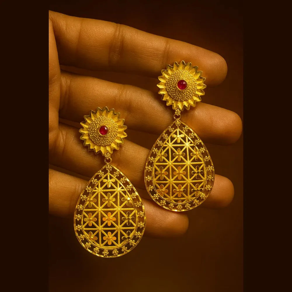 Floral Gold-Plated Bridal Choker Set with Drop Pendant & Teardrop Earrings