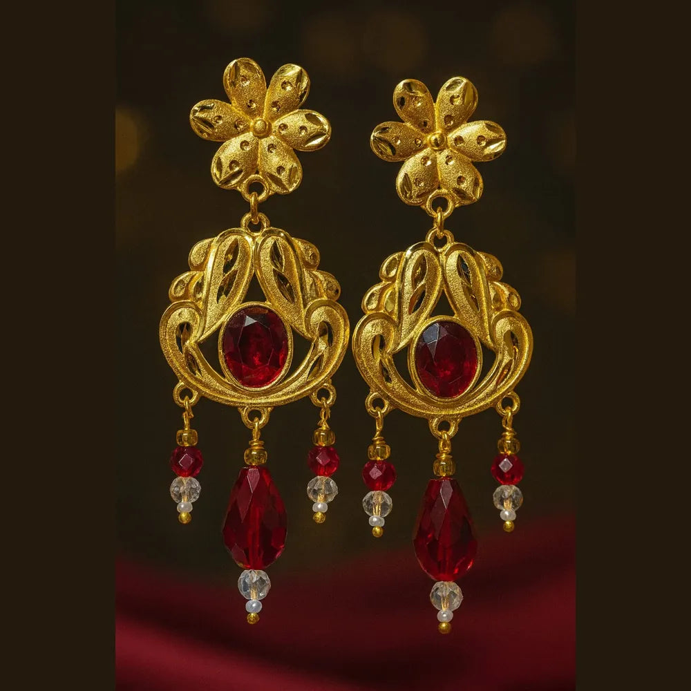 Traditional Indian gold look jewellery by Zhome – one gram gold plated necklace and earrings combo.
