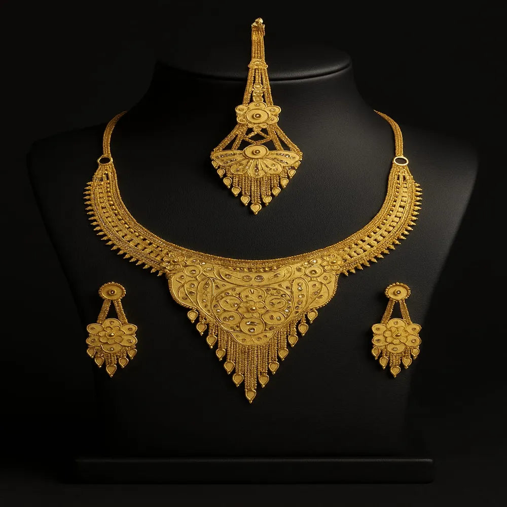 Radiant 22K Gold-Plated Necklace with Maang Tikka Set
