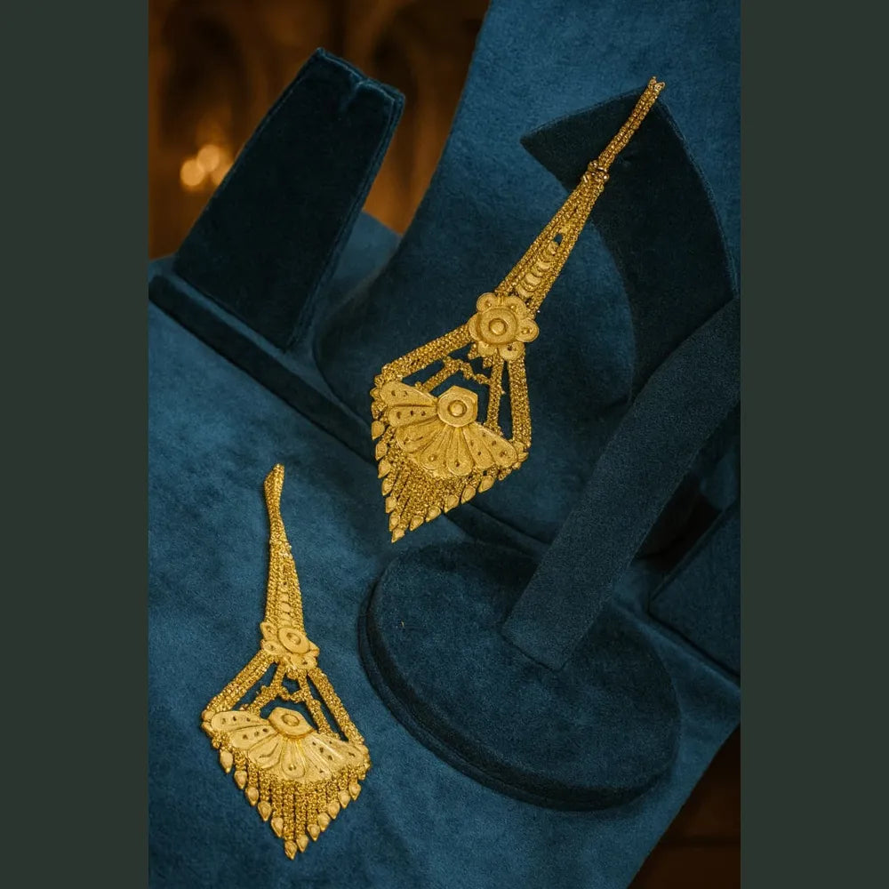 Elegant 22K Gold-Plated Earrings with Matching Maang Tikka – Real Gold Look