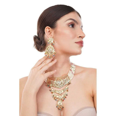 Eternal Glow: Gold-Inspired Elegance Necklace