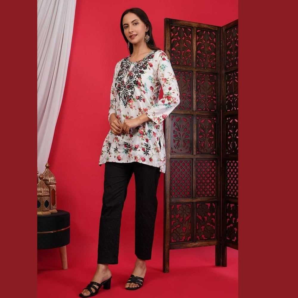 🌸 Floral Print Chikan Short Kurti