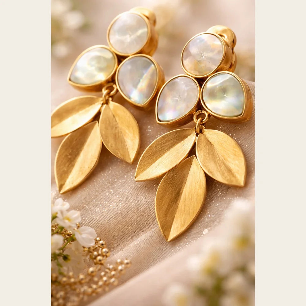 ZHome jewellery collection featuring elegant gold-look necklaces, earrings, rings and fashion accessories for women