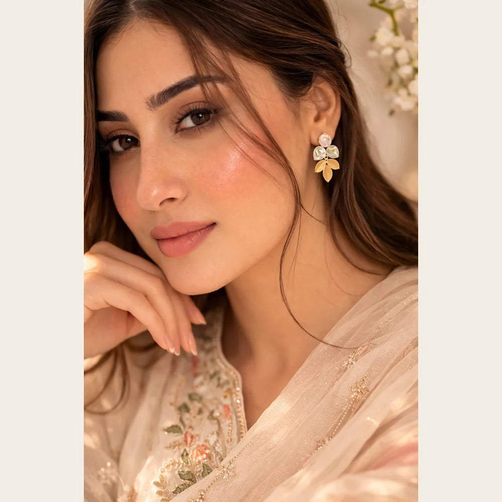 ZHome jewellery collection featuring elegant gold-look necklaces, earrings, rings and fashion accessories for women