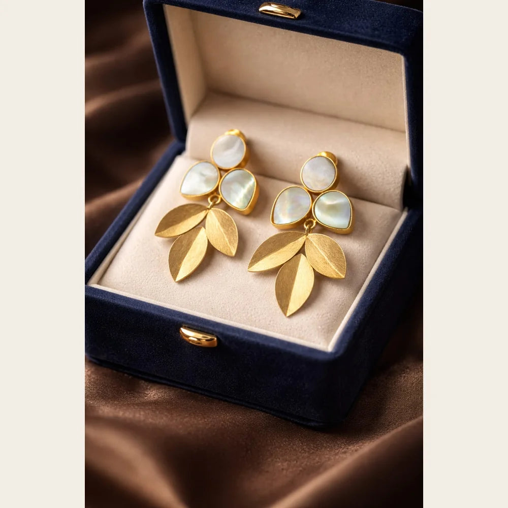 ZHome jewellery collection featuring elegant gold-look necklaces, earrings, rings and fashion accessories for women