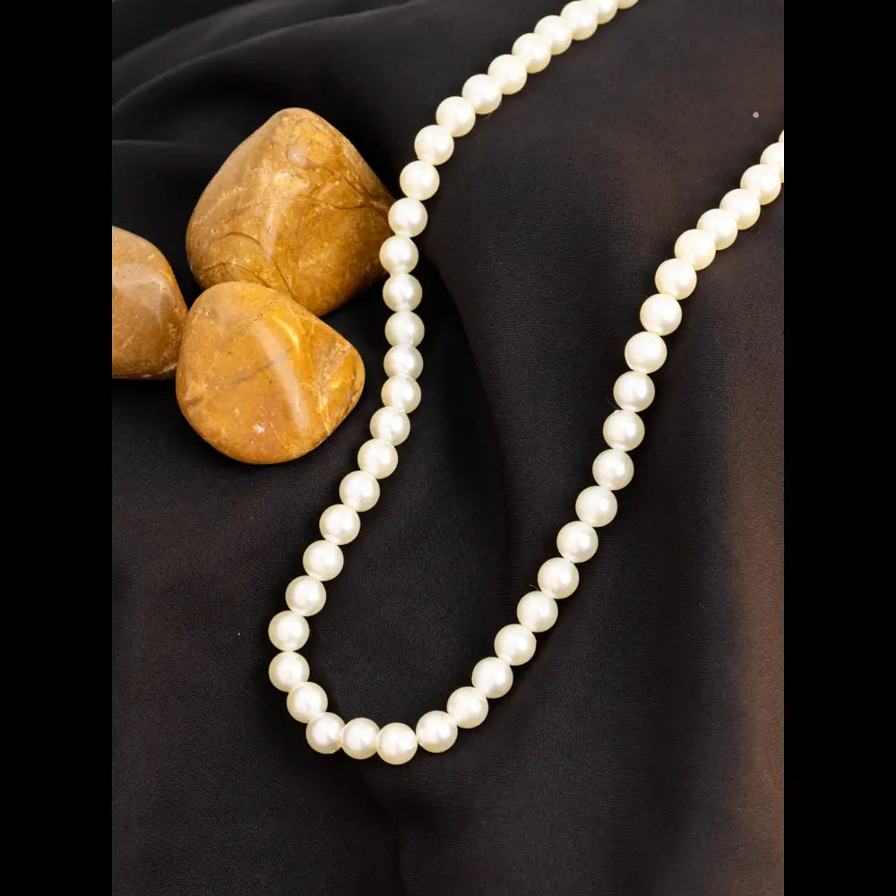Elegant Unisex Pearl Chain – Timeless Sophistication for All