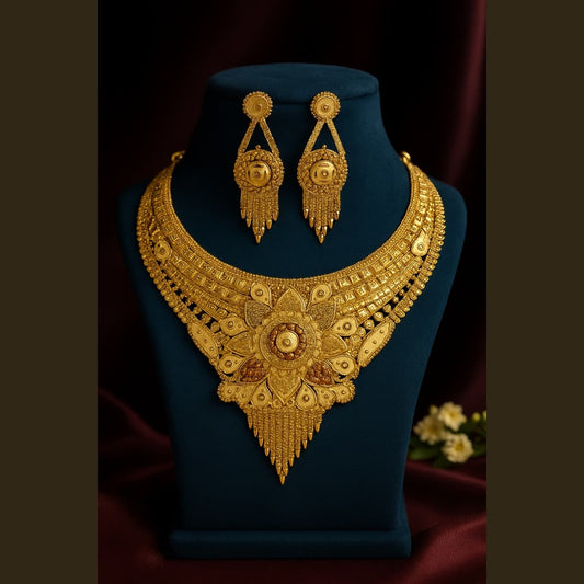 ZHOME Gold Necklace on dark velvet dummy – detailed RealGold Fine Work handcrafted design