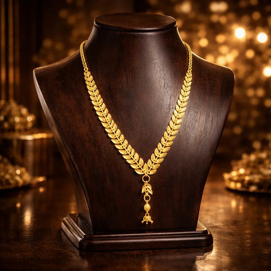 Elegant Leaf Design Short Gold Plated Neck Chain for Women (18 Inch)